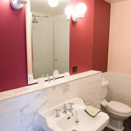 La Renaissance Inn Asnieres-sur-Oise