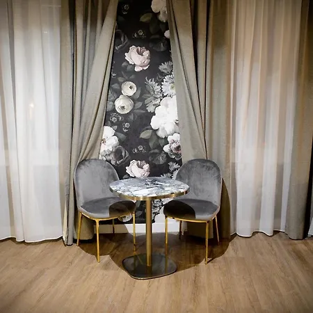 אורחן La Renaissance 2*