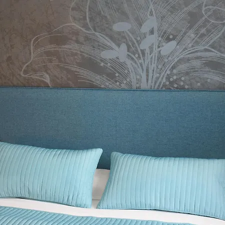 La Renaissance Inn Asnieres-sur-Oise